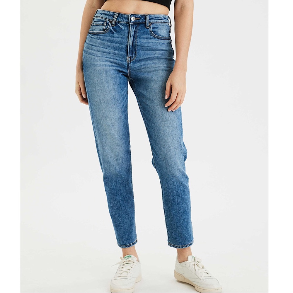 AMERICAN EAGLE | Mom Jeans Medium Wash 0 Short